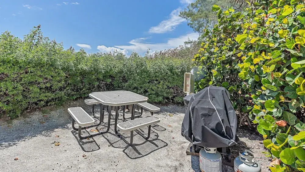 Pura Vida 2 Bedroom Condo by RedAwning