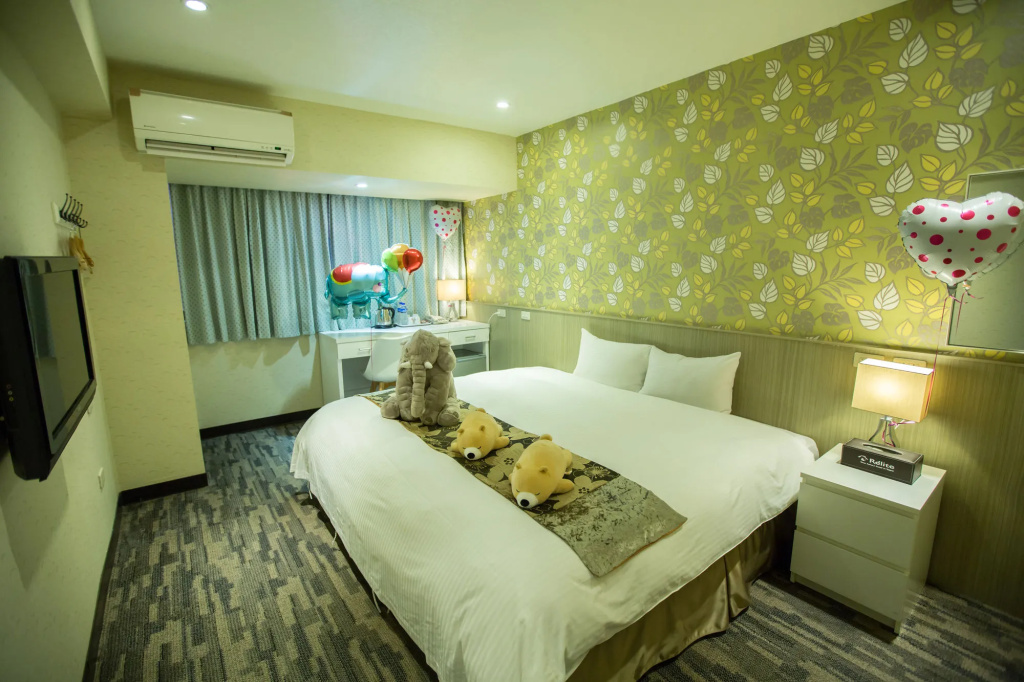 Sunny Hotel