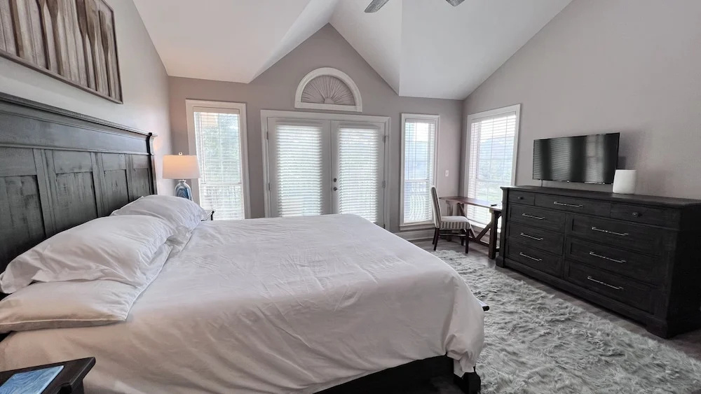 72 Vantage Pointe