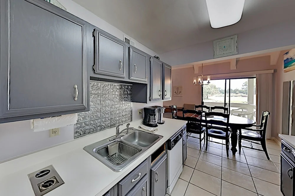 542nd98c 2 Bedroom Condo