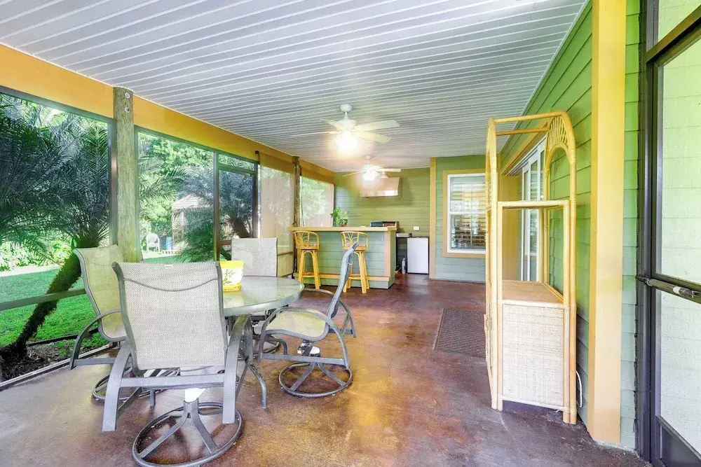 Pet-friendly Fort Pierce Home w/ Screened Porch!
