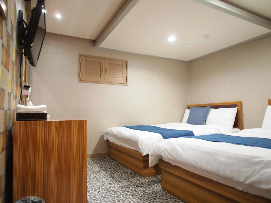 Hostel J Stay