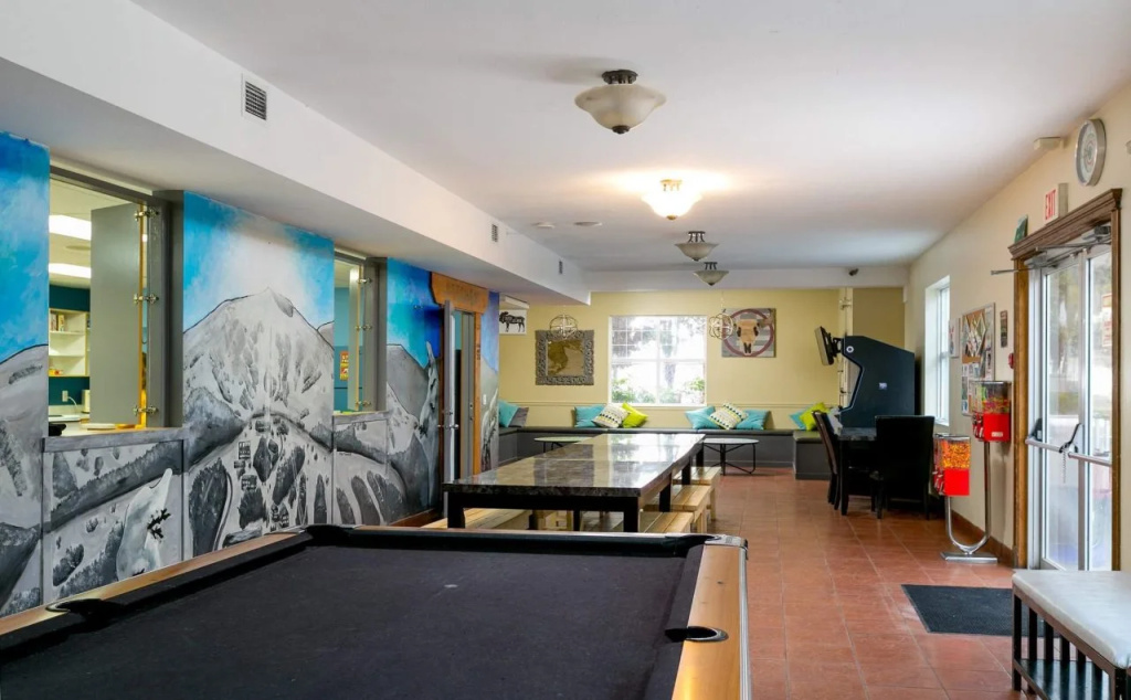 HI Kelowna Hostel