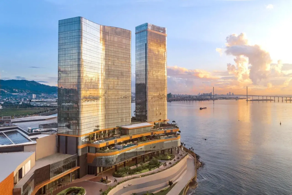 Fili Hotel at Nustar Cebu