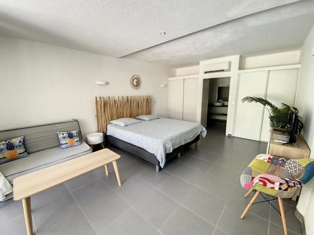 Beautiful suite S7, pool, sea view, Pinel Island