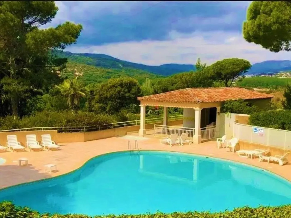 Appartement Sainte-Maxime, 2 pièces, 4 personnes - FR-1-226-441