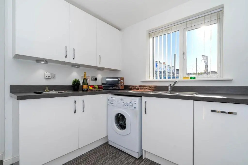 Haus 3 Bedroom House l 6 Guests l Off-street Parking l Garden l TOP RATED l Detatched