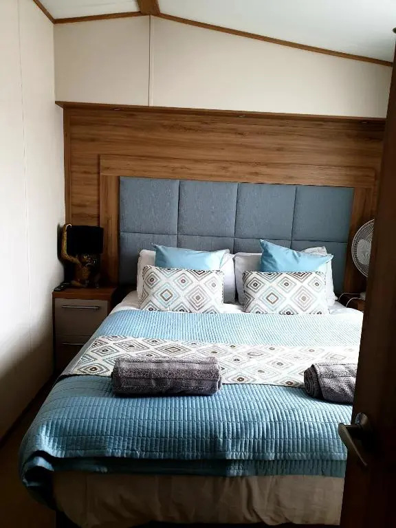 Luxury Tattersall Lakes Hot Tub Staycation 6 Berth Luxury Caravan