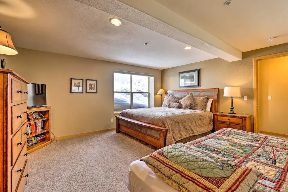 11 Mi to Keystone: Silverthorne Condo w/ Deck