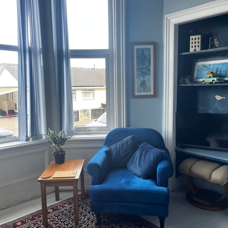 Apartment Sleeps 2 With Pets Welcome
