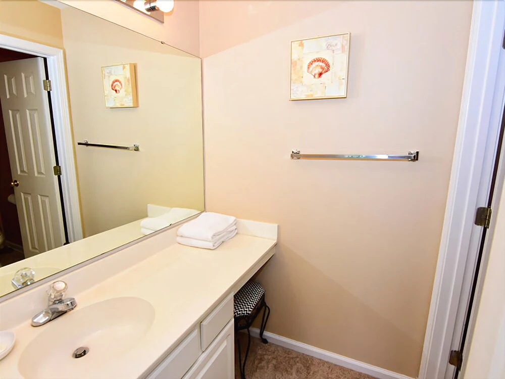 #19h L/O True Blue 2 Bedrooms 2 Bathrooms Condo