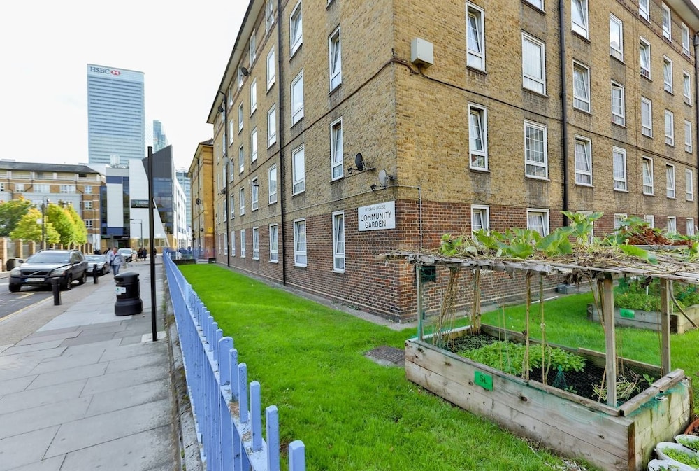 2BR Apartment - 10mins to Canary Wharf!