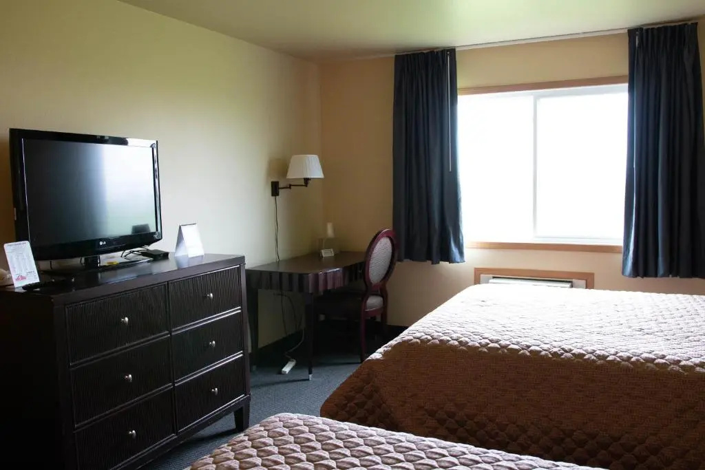 East Grand Inn