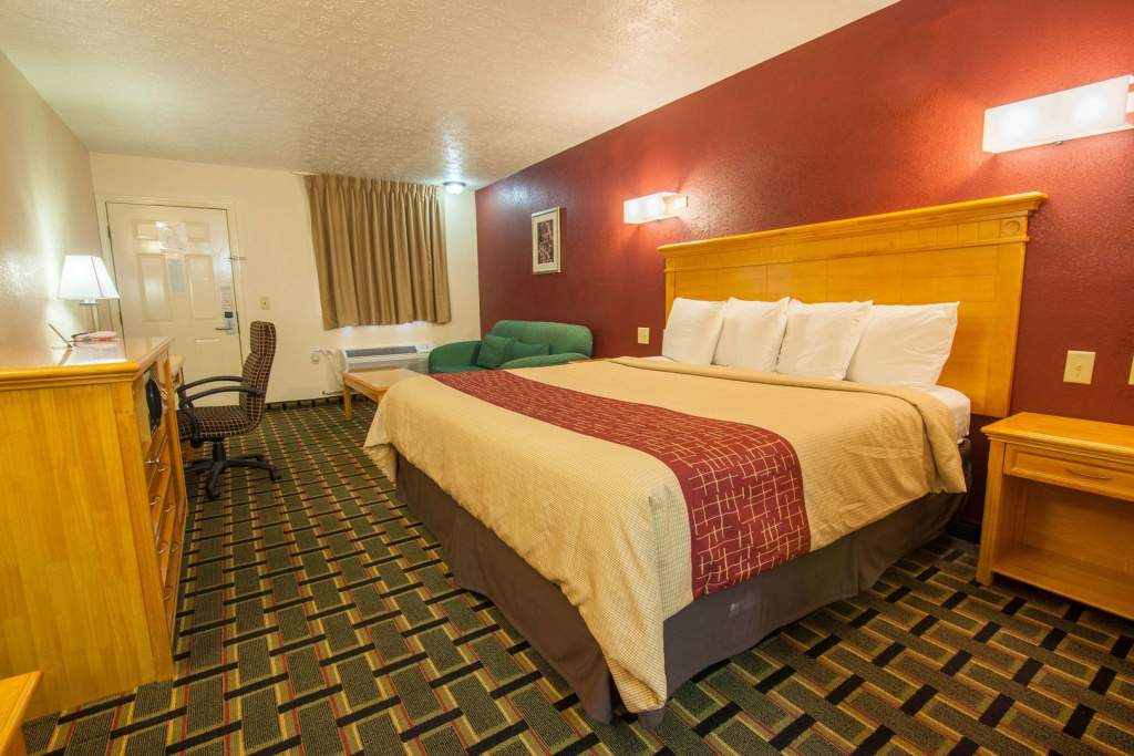 Red Roof Inn Crossville