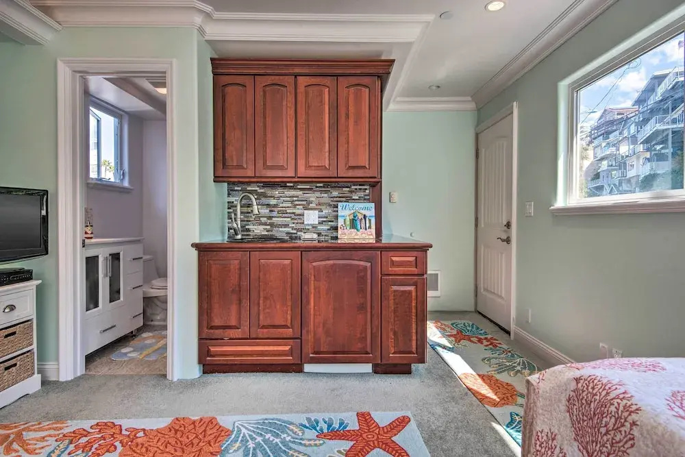 Catalina Island Home: Walk to Main Street Beach!