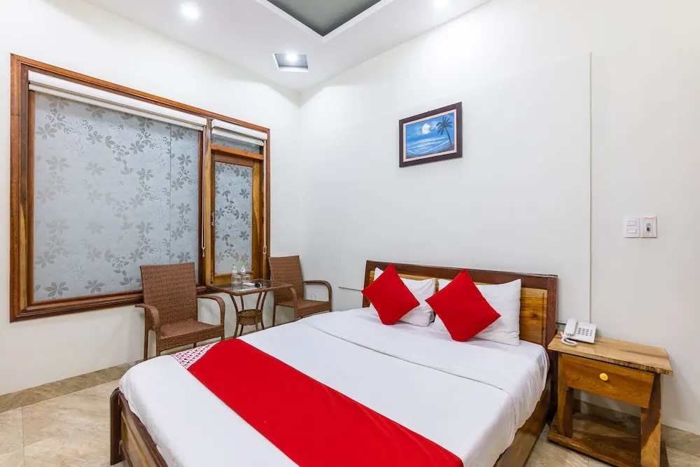 OYO 415 Nice House Hotel