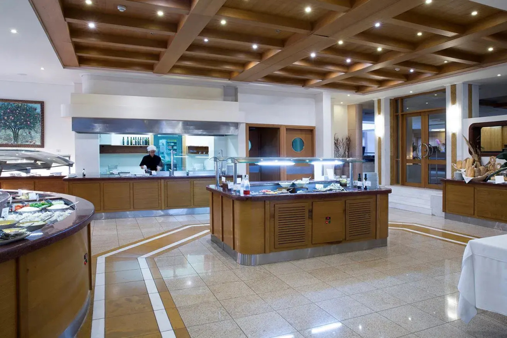 Thalassa Beach Resort & Spa (Adults Only)