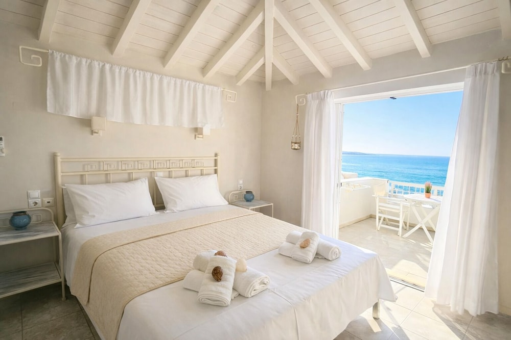 Ammos Boutique Rooms-Seafront Stay in Elafonisos