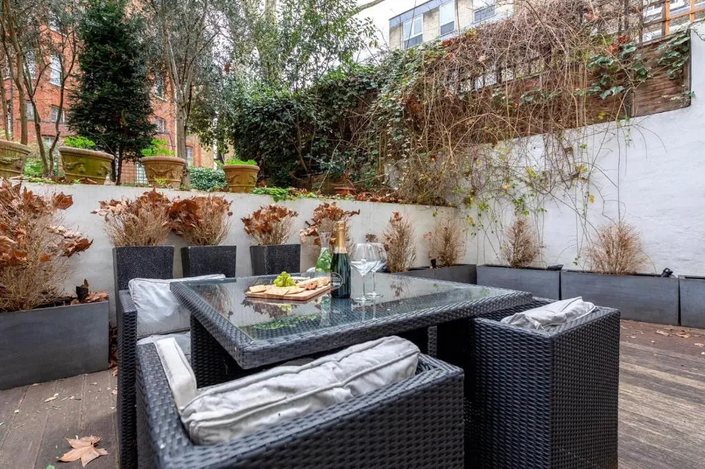 Luxurious Central Kensington Apartment