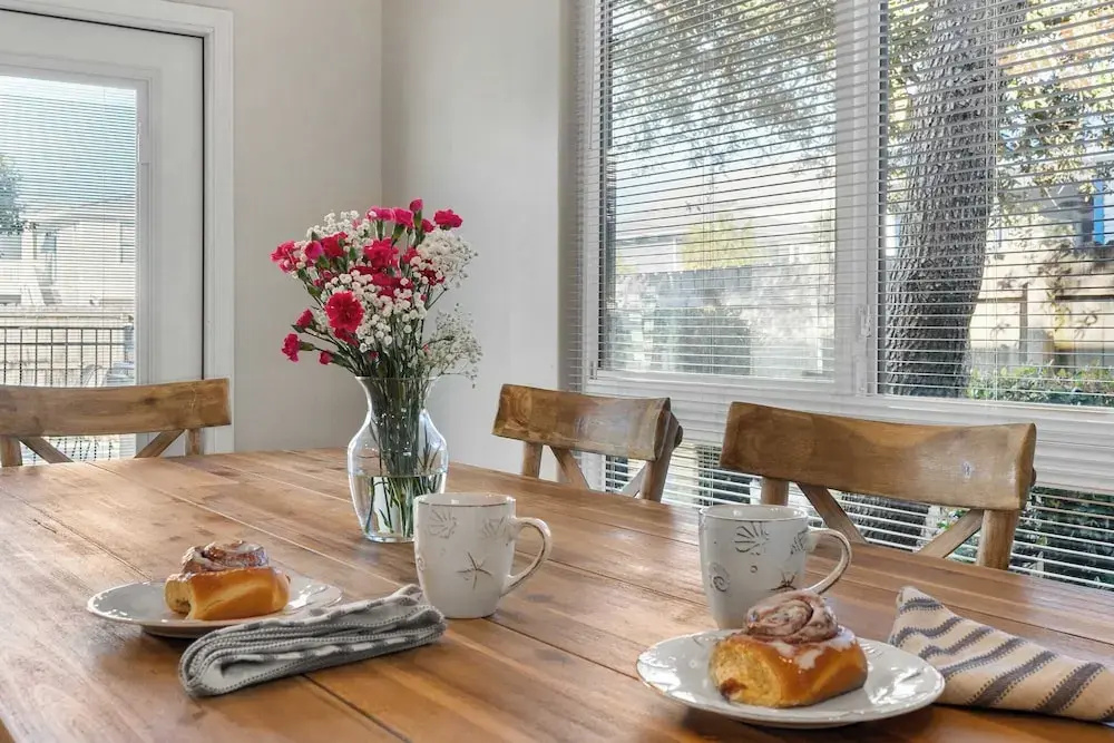 Pelican Retreat by Avantstay 5 Mins TO Beach Pet Friendly w/ Pool & Bbq!