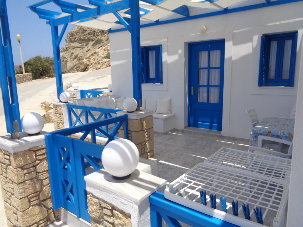 Blue and White Studios & Apartments