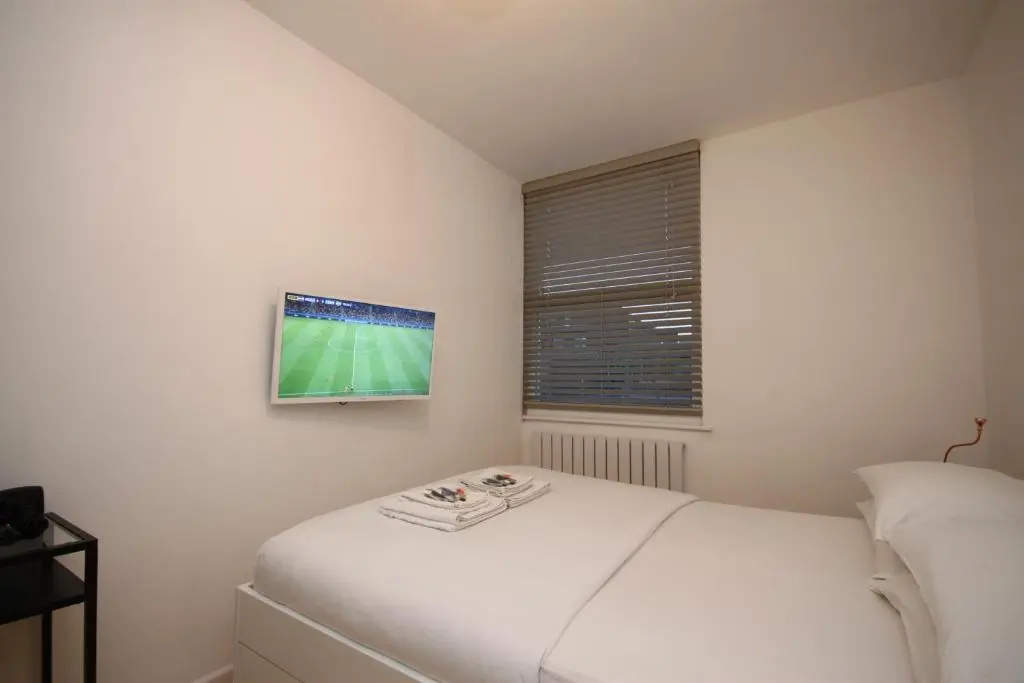 Camden Town Spacious 2 Bedroom Apartment - Sleeps 5 guests!