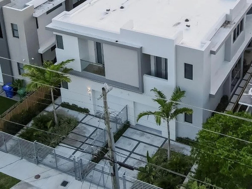 The Modernista 2 - Large Townhome With Pool