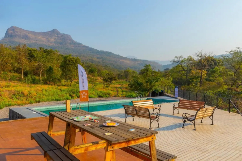 SaffronStays Cabana