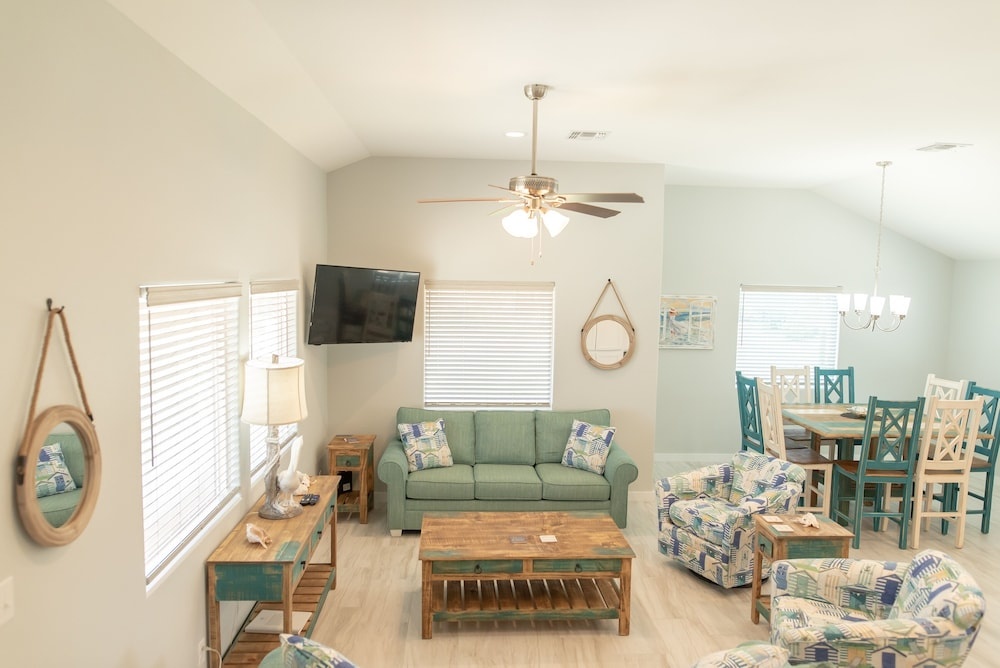 Always Beachin 4 Bedroom Home