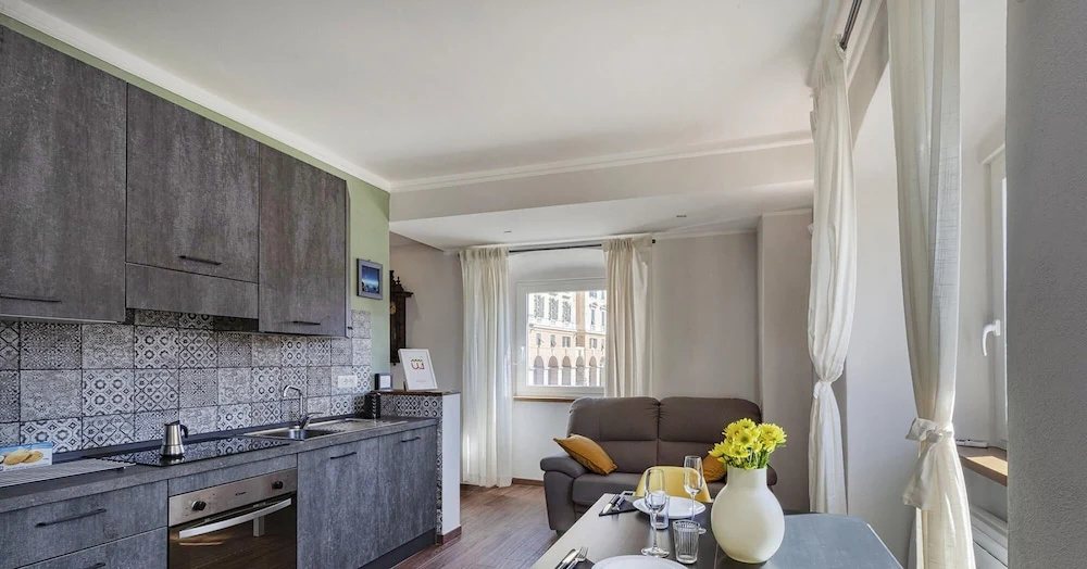 San Lorenzo View Apartment 5 by Wonderful Italy