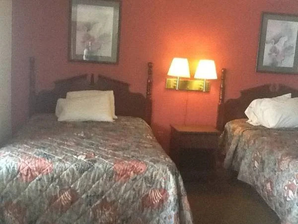 Camden Inn & Suites
