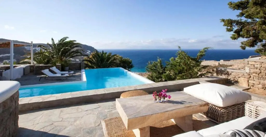 White House 8 Bedrooms