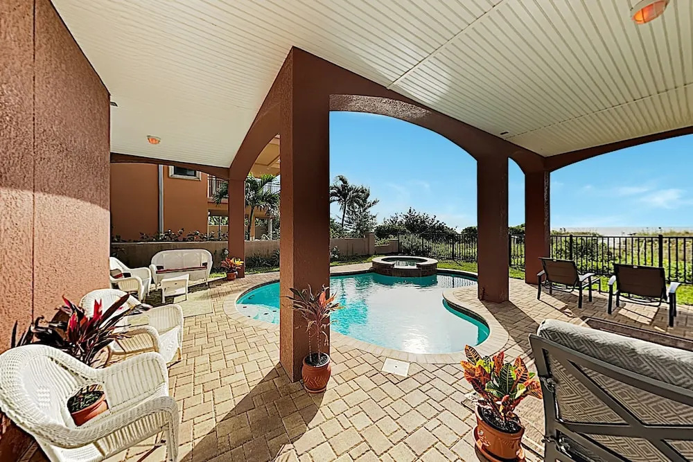 Gulf-front W/ Pool & Direct Beach Access 4 Bedroom Home