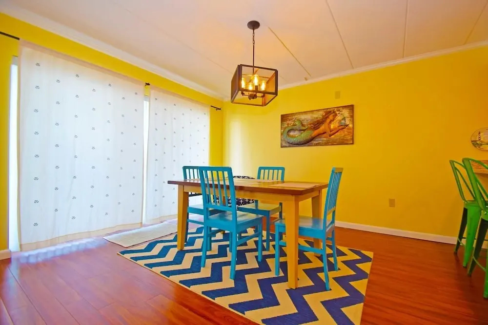 Harbour Island 306k 2 Bedroom Condo