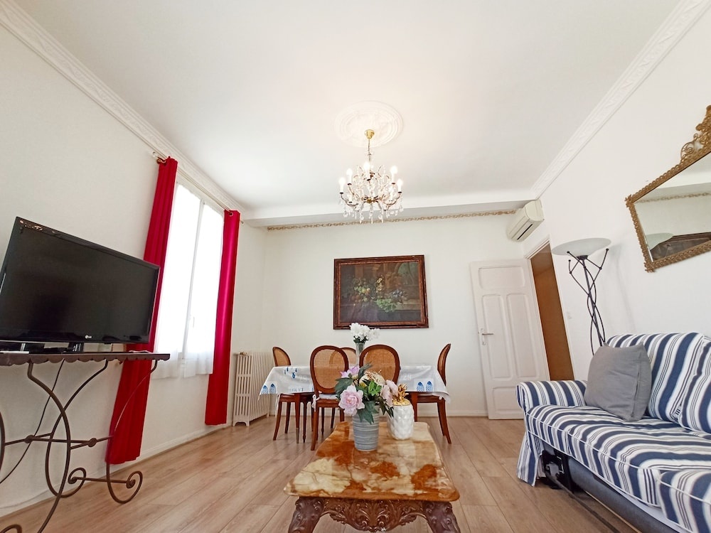 Spacious 2 Bedrooms close Croisette