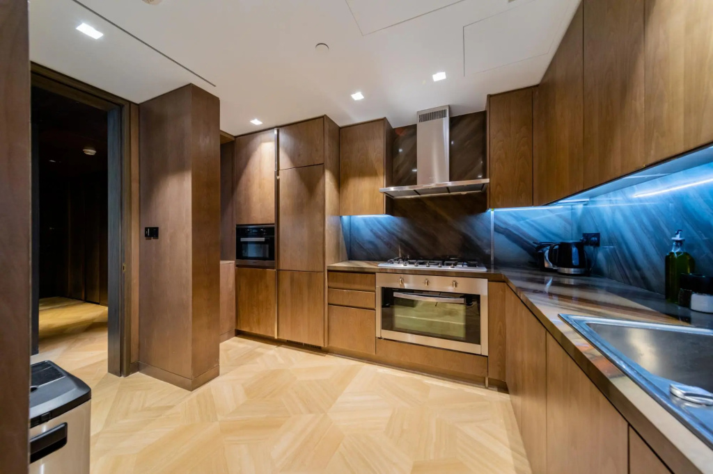 DXB - Five - 30308 - PJ