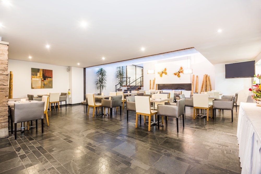 Hotel Hill House Suites