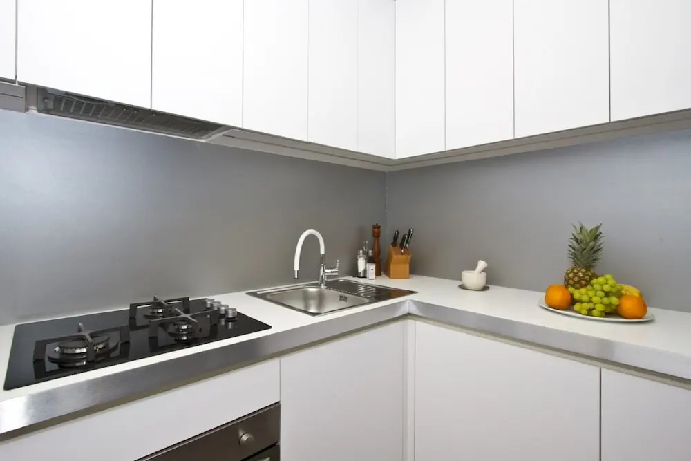 Luxury apt With Roofed Patio Near Beach & Center