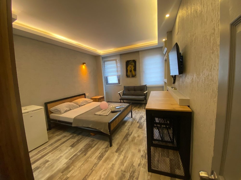Safi̇r House