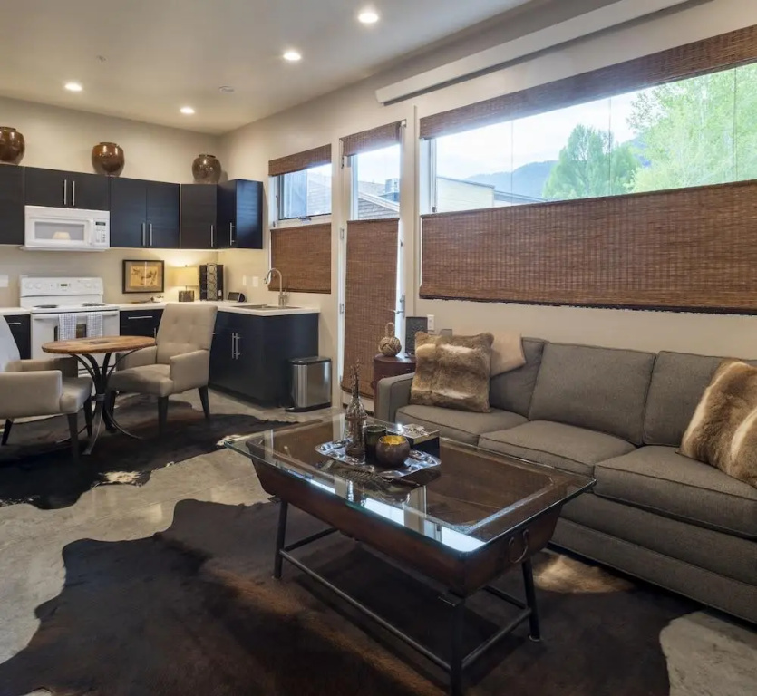 Abode at Penthouse Jackson