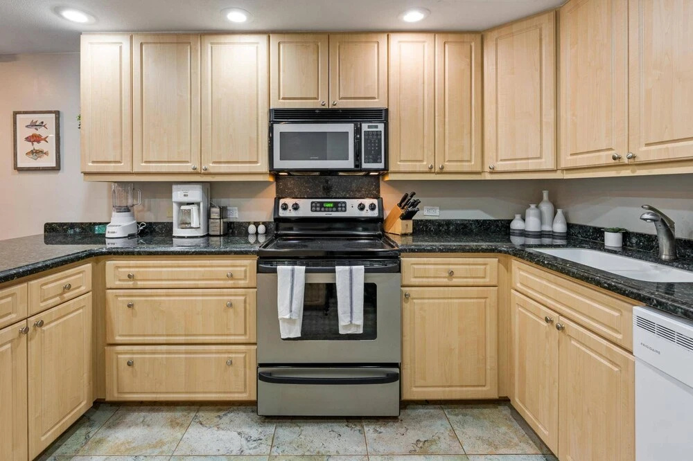 Big Island Royal Sea Cliff 401 by Coldwell Banker Island Vacations