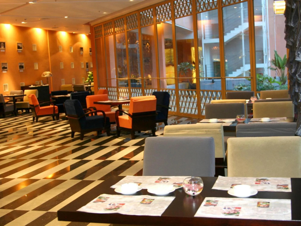 University Town International Hotel