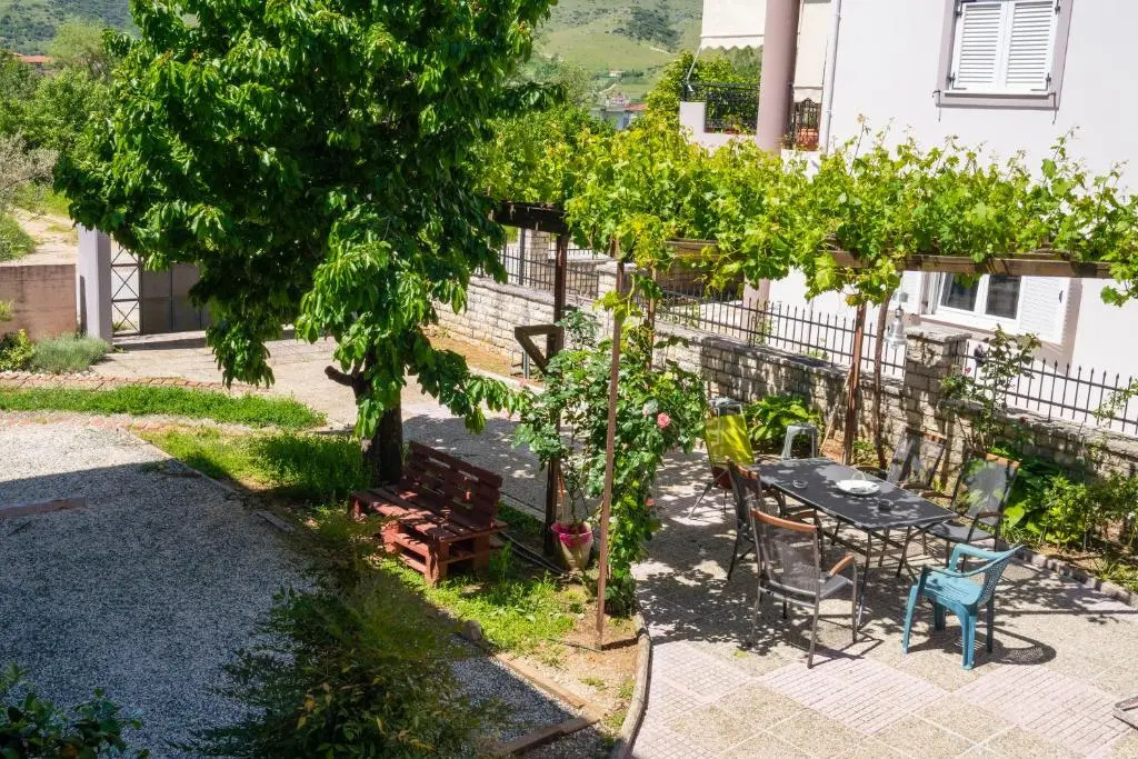 Secret Garden 76 sq.m. apartment close to city center
