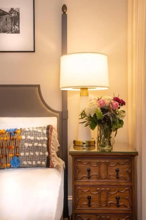Hotel E