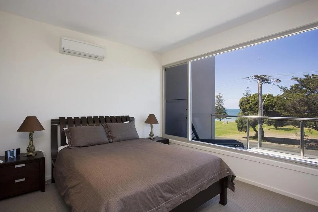Esplanade Absolute Beach Frontage 12-20