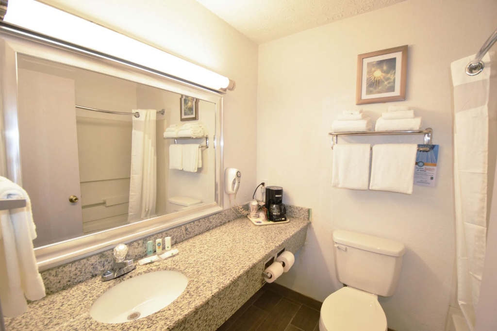 Quality Inn Alexis Rd