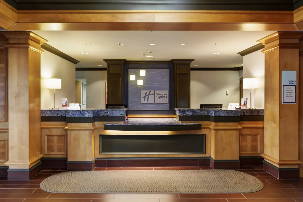 Holiday Inn Express Hotel & Suites Warwick-Providence Airport by IHG