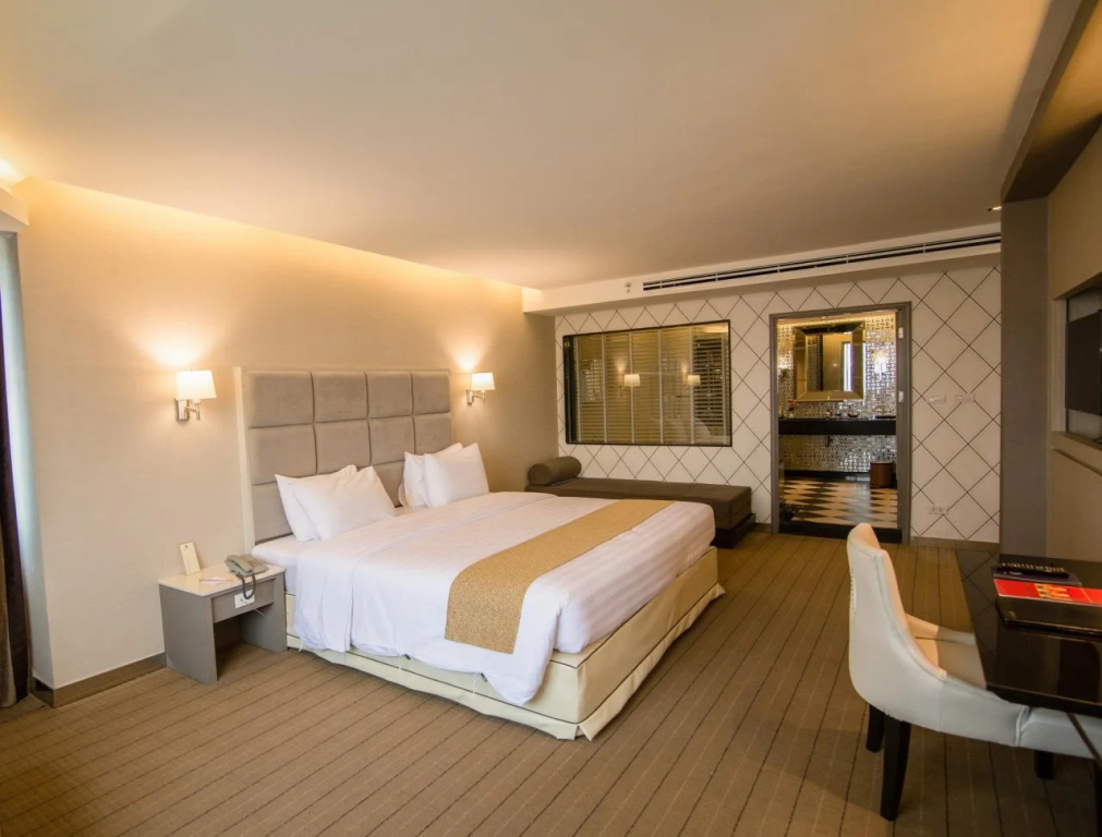Royal Benja Hotel - Big Rooms, Family Friendly