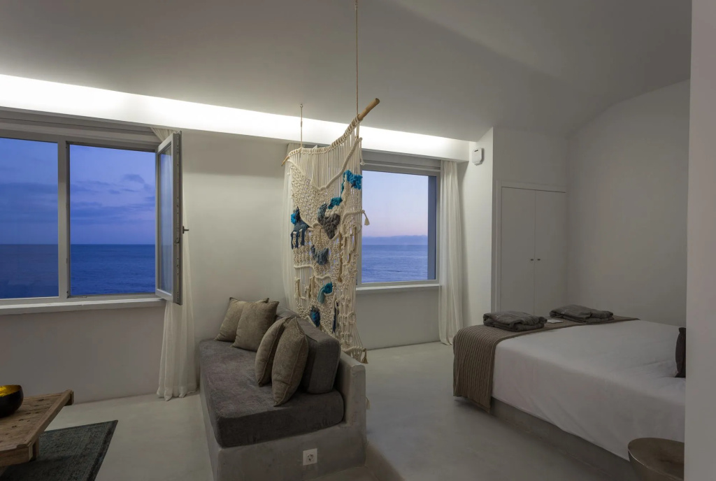 White Exclusive Suites & Villas