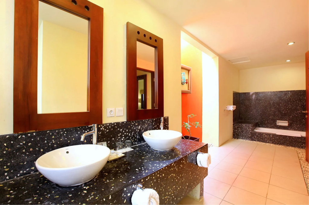 Aruni Bali Jimbaran Boutique Villa